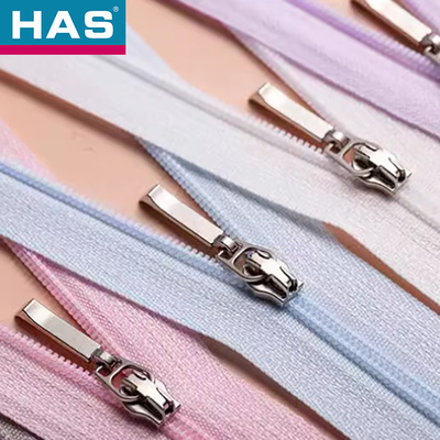 Nylon Zippers For Business Teeth Run Smoothly In Any Color