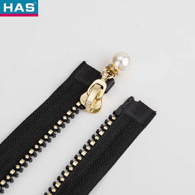 #5 Resin Zipper With Round Teeth And Golden Teeth And Pearl Slider