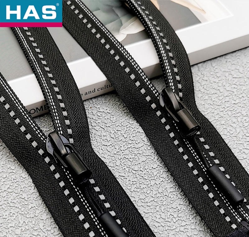 Nylon Reflex Inlay Sports Casual Wear Silver Reflective Strip Zipper for Garment